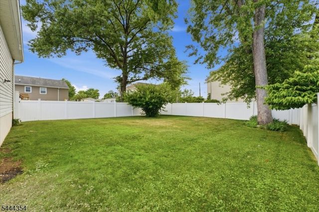 580 Center St, Kenilworth Boro, NJ 07033
