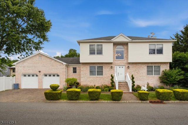 580 Center St, Kenilworth Boro, NJ 07033