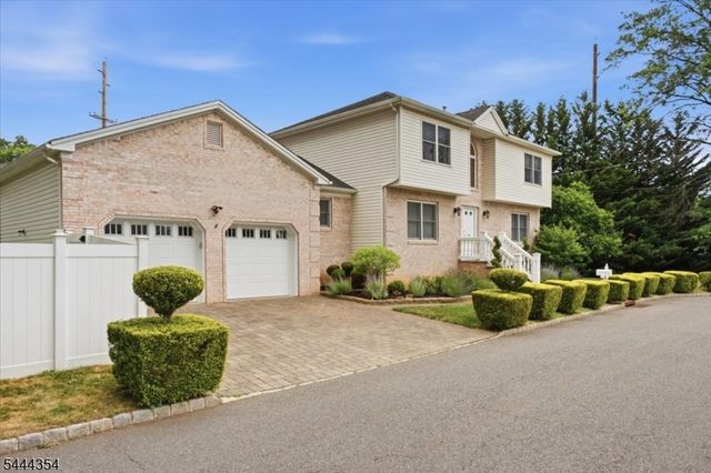 580 Center St, Kenilworth Boro, NJ 07033