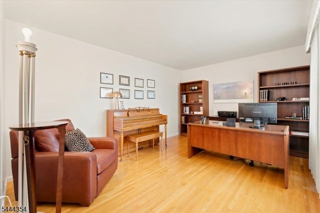 580 Center St, Kenilworth Boro, NJ 07033