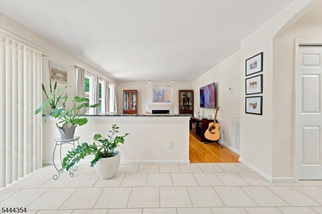 580 Center St, Kenilworth Boro, NJ 07033