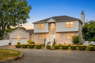 580 Center St, Kenilworth Boro, NJ 07033