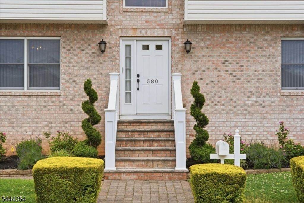 580 Center St, Kenilworth Boro, NJ 07033 — photo 4