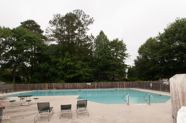 829 Penncross Drive, Raleigh, NC 27610