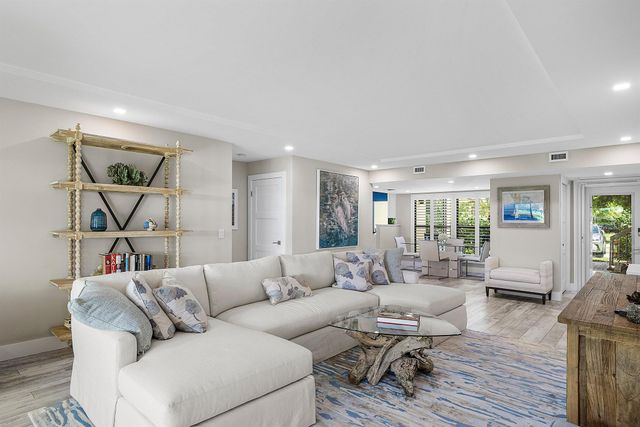 3709 Quail Ridge Drive Bobwhite B, Boynton Beach, FL 33436