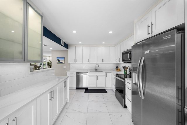 3709 Quail Ridge Drive Bobwhite B, Boynton Beach, FL 33436