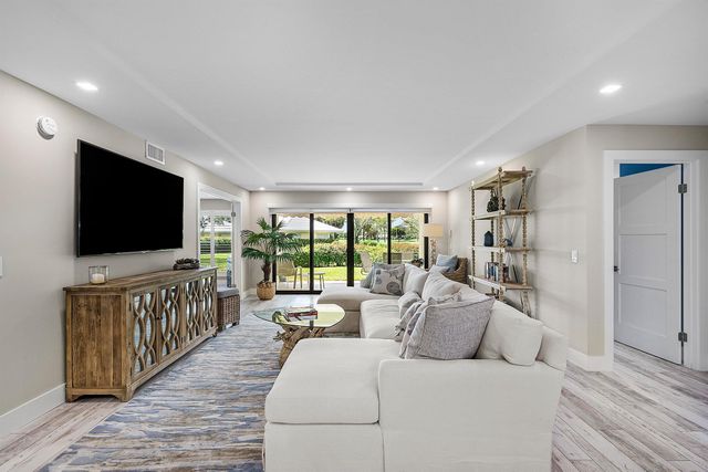 3709 Quail Ridge Drive Bobwhite B, Boynton Beach, FL 33436