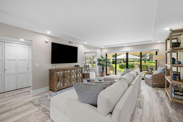 3709 Quail Ridge Drive Bobwhite B, Boynton Beach, FL 33436