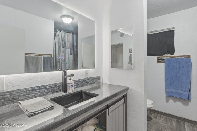 2710 E Eastland Street, Tucson, AZ 85716