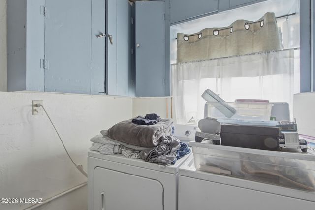 2710 E Eastland Street, Tucson, AZ 85716