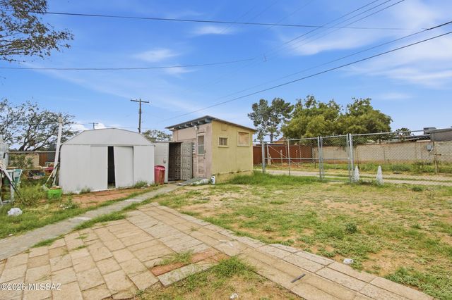 2710 E Eastland Street, Tucson, AZ 85716