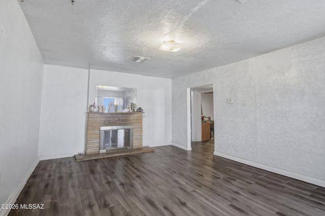 2710 E Eastland Street, Tucson, AZ 85716