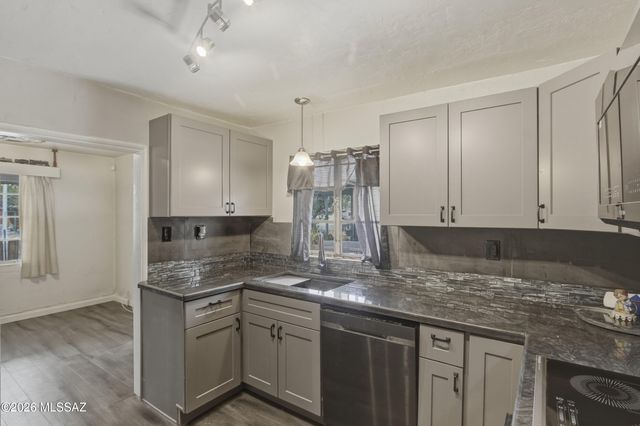 2710 E Eastland Street, Tucson, AZ 85716