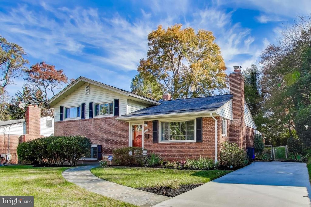 9809 HOLMHURST RD, Bethesda, MD 20817