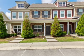 617 Bradburn Village Cir, Antioch, TN 37013