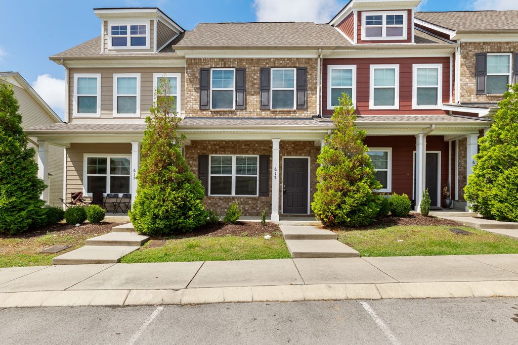 617 Bradburn Village Cir, Antioch, TN 37013
