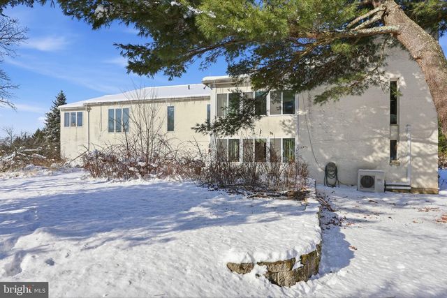 24 OLD LIMEKILN RD, Doylestown, PA 18901