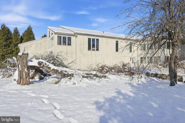 24 OLD LIMEKILN RD, Doylestown, PA 18901