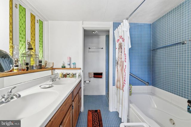 24 OLD LIMEKILN RD, Doylestown, PA 18901