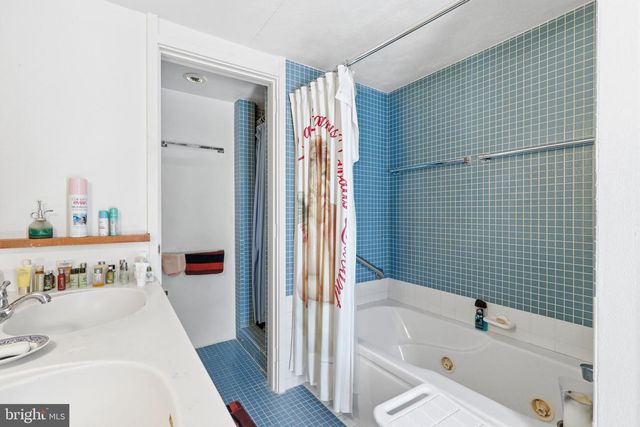 24 OLD LIMEKILN RD, Doylestown, PA 18901