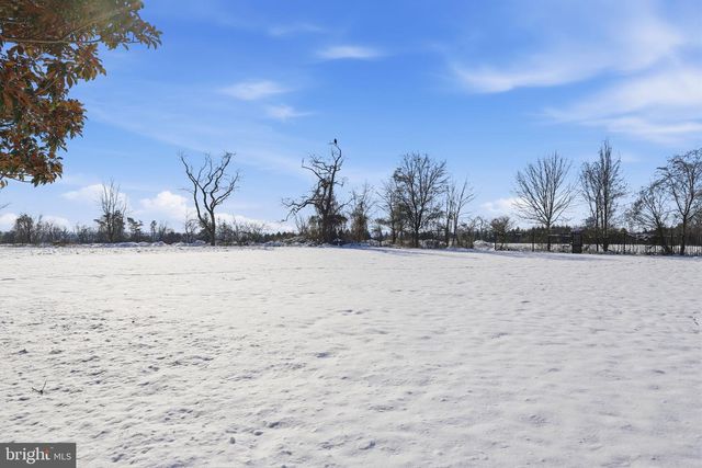 24 OLD LIMEKILN RD, Doylestown, PA 18901