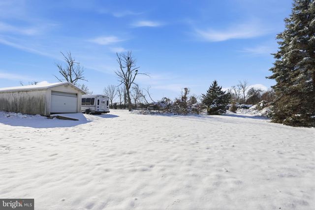 24 OLD LIMEKILN RD, Doylestown, PA 18901