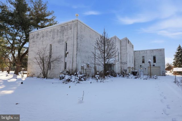 24 OLD LIMEKILN RD, Doylestown, PA 18901