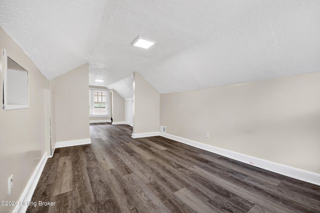 3314 Van Winkle Dr, Louisville, KY 40216