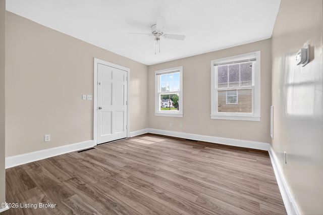 3314 Van Winkle Dr, Louisville, KY 40216