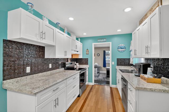 822 Florida Mango Road, West Palm Beach, FL 33406