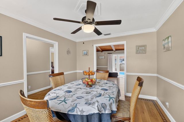 822 Florida Mango Road, West Palm Beach, FL 33406