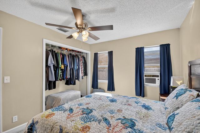 822 Florida Mango Road, West Palm Beach, FL 33406