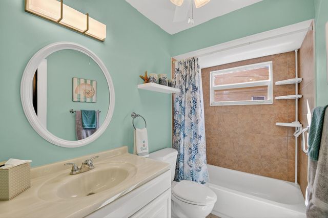 822 Florida Mango Road, West Palm Beach, FL 33406