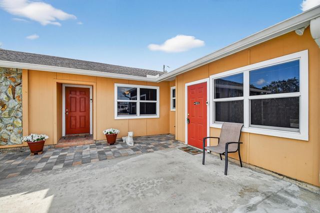 822 Florida Mango Road, West Palm Beach, FL 33406