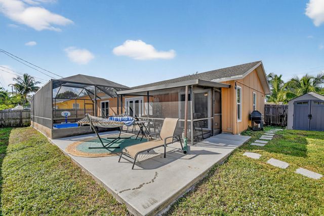 822 Florida Mango Road, West Palm Beach, FL 33406