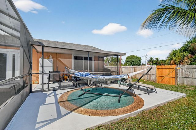 822 Florida Mango Road, West Palm Beach, FL 33406