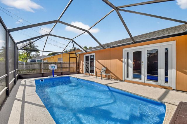 822 Florida Mango Road, West Palm Beach, FL 33406