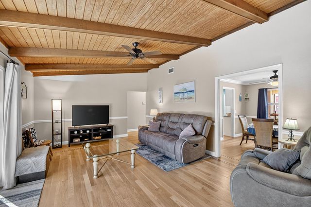 822 Florida Mango Road, West Palm Beach, FL 33406