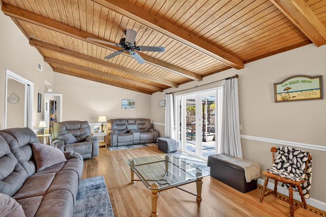 822 Florida Mango Road, West Palm Beach, FL 33406