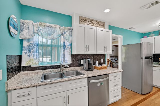 822 Florida Mango Road, West Palm Beach, FL 33406