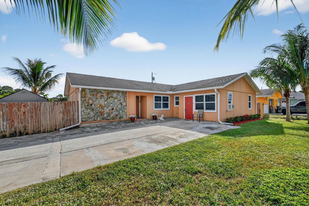 822 Florida Mango Road, West Palm Beach, FL 33406