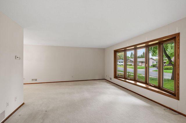 868 Cobb Road, Shoreview, MN 55126