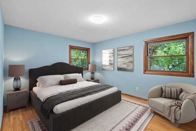 868 Cobb Road, Shoreview, MN 55126