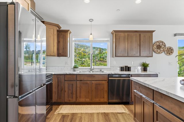 15783 Gold Mine Lane, Redding, CA 96001