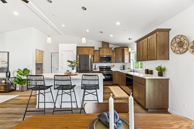 15783 Gold Mine Lane, Redding, CA 96001