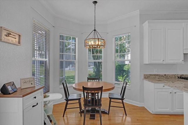 5913 FLATWOODS MANOR CIRCLE, Lithia, FL 33547