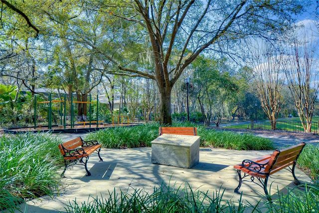 5913 FLATWOODS MANOR CIRCLE, Lithia, FL 33547