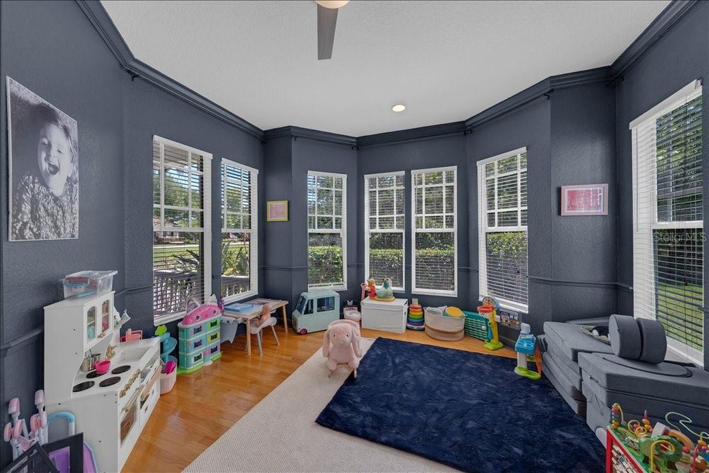 Image 15 of property listing at 5913 FLATWOODS MANOR CIRCLE, Lithia, FL 33547