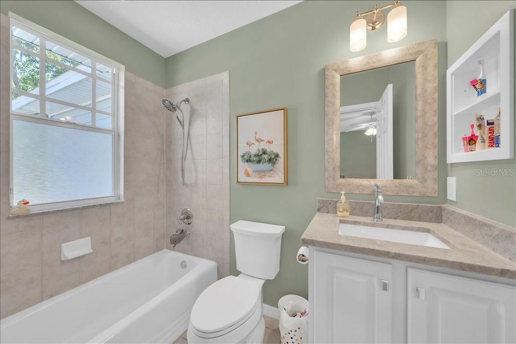 Image 21 of property listing at 5913 FLATWOODS MANOR CIRCLE, Lithia, FL 33547