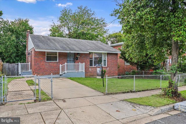 5301 KENMONT RD, Oxon Hill, MD 20745